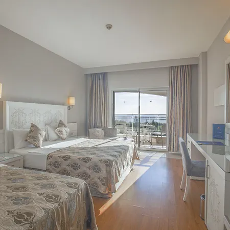 Resort Amelia Kızılot