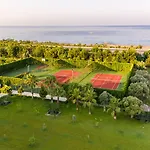 Resort Amelia Kızılot